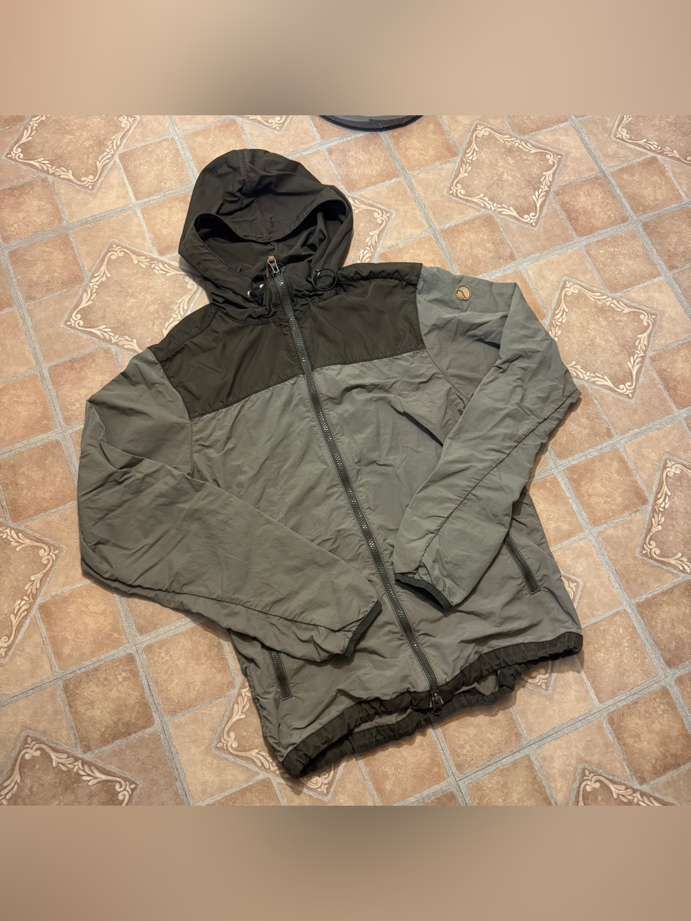 Fjällräven Sten Jacket - Olive Green (Men’s Size XS)